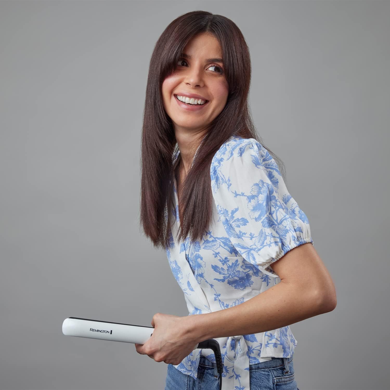 Close-up of the Remington Shine Therapy straightener plates