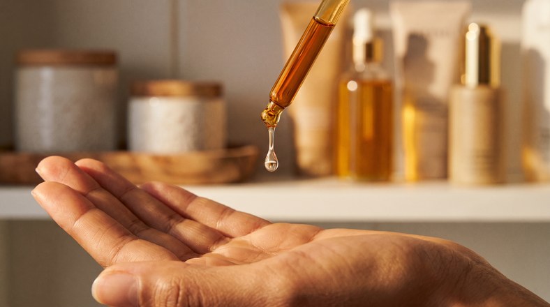 Hyaluronic acid serum dropper, the treatment serum step in layering skincare correctly